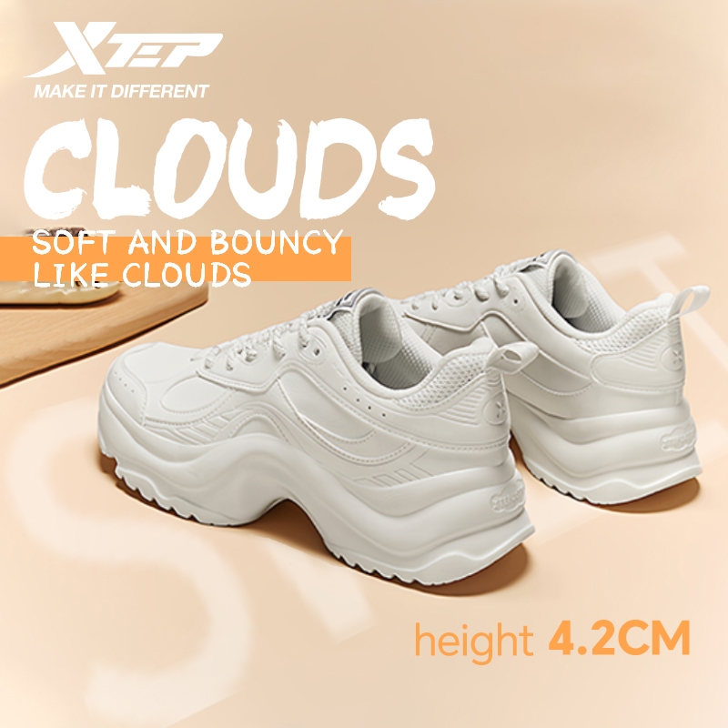 【xtep】 Cloud | รองเท้าผ้าใบผู้หญิงรุ่นใหม่สำหรับฤดูใบไม้ร่วง ระบายอากาศได้ดี น้ำหนักเบา และเพิ่มความสูง